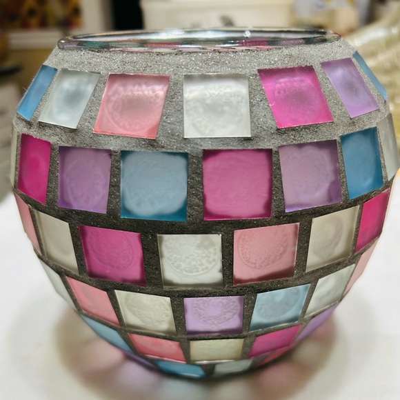 Vintage frosted glass mosaic votive. Approx 6” x 6”. Mint condition. - Picture 3 of 4